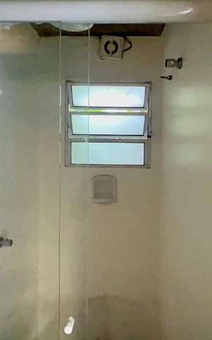 Casa à venda com 110m², 2 quartos e 2 vagas Casa à venda com 110m², 2 quartos e 2 vagasBanheiro da Suíte 2