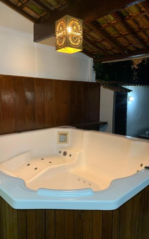 Casa de condomínio à venda com 600m², 4 quartos e 4 vagas Casa de condomínio à venda com 600m², 4 quartos e 4 vagasHidromassagem