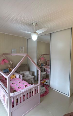 Casa de condomínio à venda com 600m², 4 quartos e 4 vagas Casa de condomínio à venda com 600m², 4 quartos e 4 vagasQuarto