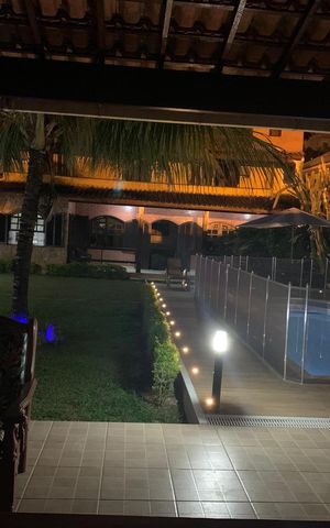 Casa de condomínio à venda com 600m², 4 quartos e 4 vagas Casa de condomínio à venda com 600m², 4 quartos e 4 vagasVaranda