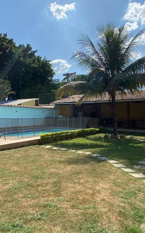 Casa de condomínio à venda com 600m², 4 quartos e 4 vagas Casa de condomínio à venda com 600m², 4 quartos e 4 vagasÁrea externa