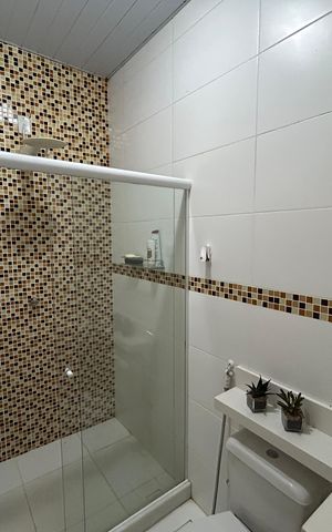 Casa de condomínio à venda com 600m², 4 quartos e 4 vagas Casa de condomínio à venda com 600m², 4 quartos e 4 vagasBanheiro