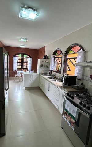 Casa de condomínio à venda com 600m², 4 quartos e 4 vagas Casa de condomínio à venda com 600m², 4 quartos e 4 vagasCozinha