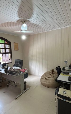 Casa de condomínio à venda com 600m², 4 quartos e 4 vagas Casa de condomínio à venda com 600m², 4 quartos e 4 vagasQuarto