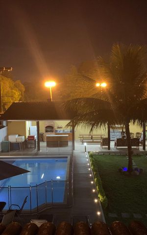 Casa de condomínio à venda com 600m², 4 quartos e 4 vagas Casa de condomínio à venda com 600m², 4 quartos e 4 vagasÁrea externa