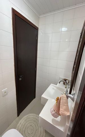Casa de condomínio à venda com 600m², 4 quartos e 4 vagas Casa de condomínio à venda com 600m², 4 quartos e 4 vagasBanheiro