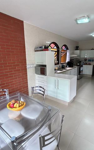 Casa de condomínio à venda com 600m², 4 quartos e 4 vagas Casa de condomínio à venda com 600m², 4 quartos e 4 vagasCozinha