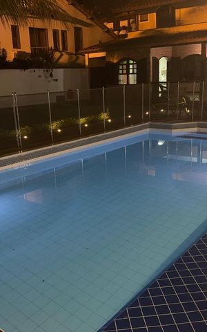 Casa de condomínio à venda com 600m², 4 quartos e 4 vagas Casa de condomínio à venda com 600m², 4 quartos e 4 vagasPiscina