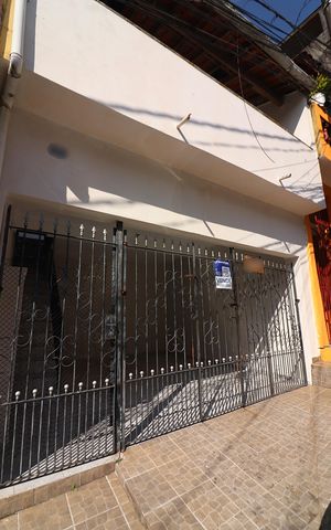 Casa para alugar com 220m², 3 quartos e 1 vagaFachada