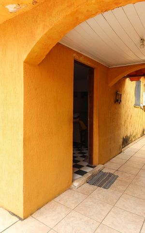 Casa à venda com 450m², 5 quartos e 3 vagas Casa à venda com 450m², 5 quartos e 3 vagasEntrada