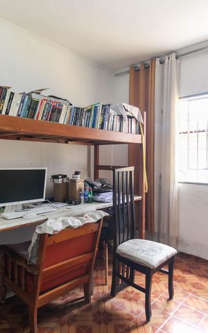 Casa à venda com 450m², 5 quartos e 3 vagas Casa à venda com 450m², 5 quartos e 3 vagasQuarto 1