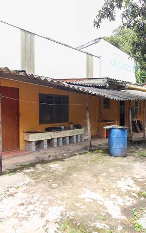 Casa à venda com 450m², 5 quartos e 3 vagas Casa à venda com 450m², 5 quartos e 3 vagasCasa 2