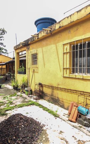 Casa à venda com 450m², 5 quartos e 3 vagas Casa à venda com 450m², 5 quartos e 3 vagasCasa 2