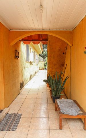 Casa à venda com 450m², 5 quartos e 3 vagas Casa à venda com 450m², 5 quartos e 3 vagasEntrada