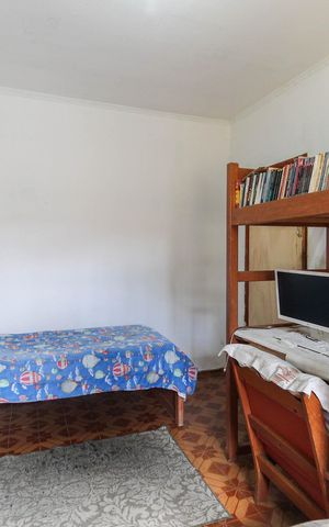 Casa à venda com 450m², 5 quartos e 3 vagas Casa à venda com 450m², 5 quartos e 3 vagasQuarto 1
