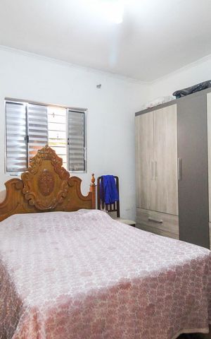 Casa à venda com 450m², 5 quartos e 3 vagas Casa à venda com 450m², 5 quartos e 3 vagasQuarto 2