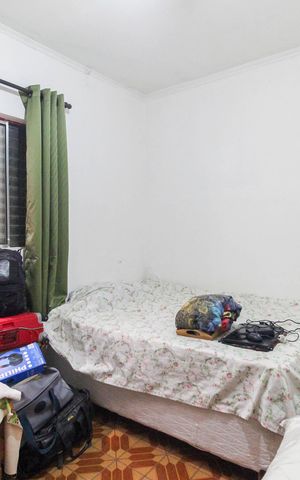 Casa à venda com 450m², 5 quartos e 3 vagas Casa à venda com 450m², 5 quartos e 3 vagasQuarto 3