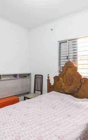 Casa à venda com 450m², 5 quartos e 3 vagas Casa à venda com 450m², 5 quartos e 3 vagasQuarto 2