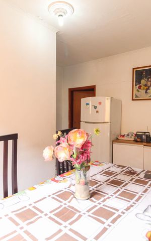 Casa à venda com 450m², 5 quartos e 3 vagas Casa à venda com 450m², 5 quartos e 3 vagasSala de Jantar