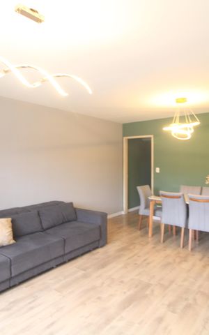 Casa à venda com 125m², 3 quartos e 2 vagasSala
