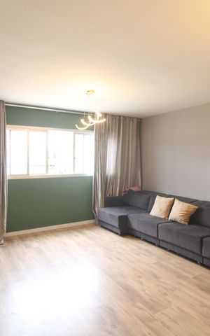 Casa à venda com 125m², 3 quartos e 2 vagasSala