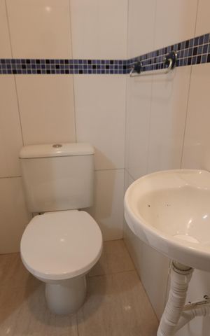 Casa de condomínio para alugar com 76m², 2 quartos e 1 vagaBanheiro de baixo