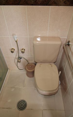 Casa à venda com 700m², 4 quartos e 3 vagasQuarto 2 - Banheiro
