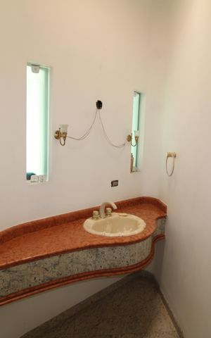 Casa à venda com 700m², 4 quartos e 3 vagasLavabo