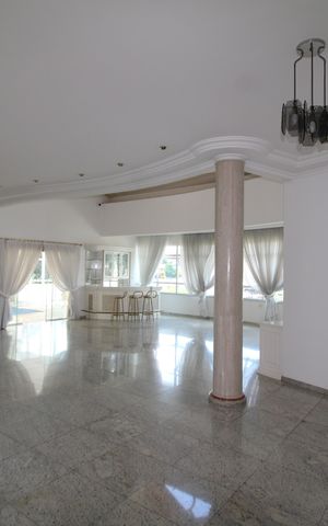 Casa à venda com 700m², 4 quartos e 3 vagasSala