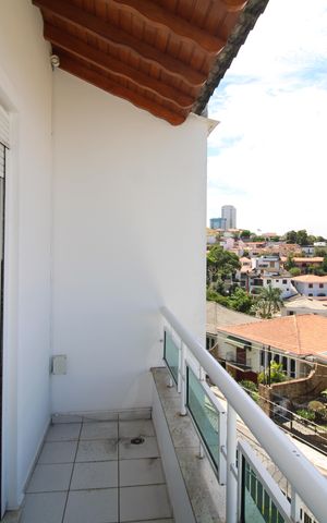 Casa à venda com 700m², 4 quartos e 3 vagasQuarto 3 - Varanda