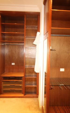 Casa à venda com 700m², 4 quartos e 3 vagasQuarto 1 - Closet