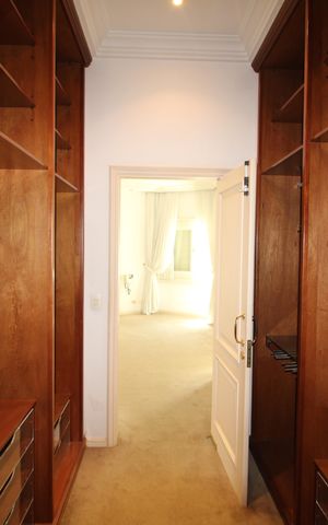 Casa à venda com 700m², 4 quartos e 3 vagasQuarto 1 - Closet