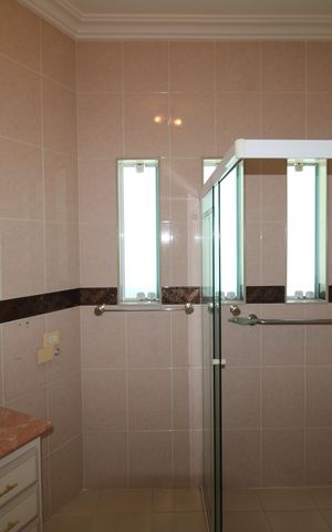 Casa à venda com 700m², 4 quartos e 3 vagasQuarto 2 - Banheiro