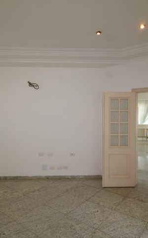 Casa à venda com 700m², 4 quartos e 3 vagasSala 2
