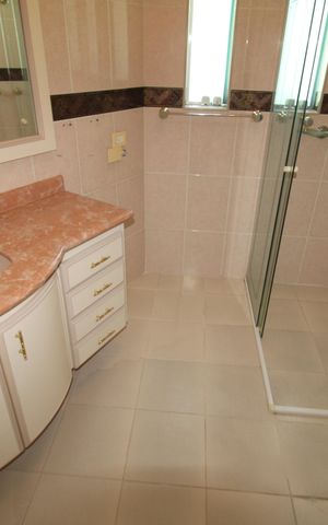 Casa à venda com 700m², 4 quartos e 3 vagasQuarto 2 - Banheiro