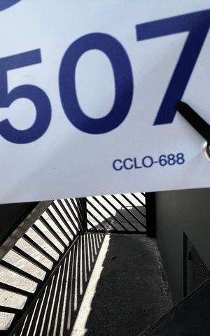 Apartamento à venda com 49m², 2 quartos e 1 vaga Apartamento à venda com 49m², 2 quartos e 1 vagaFachada/Placa