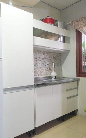 Casa à venda com 88m², 3 quartos e 2 vagascozinha