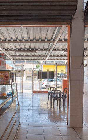 Casa à venda com 322m², 1 quarto e 1 vaga Casa à venda com 322m², 1 quarto e 1 vagaSalão