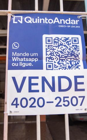 Casa à venda com 322m², 1 quarto e 1 vaga Casa à venda com 322m², 1 quarto e 1 vagaPlaquinha