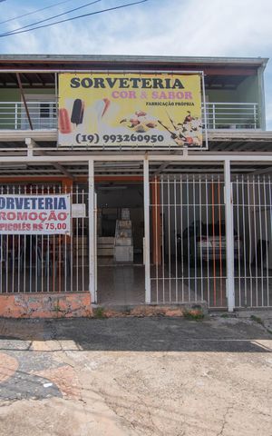 Casa à venda com 322m², 1 quarto e 1 vaga Casa à venda com 322m², 1 quarto e 1 vagaFachada