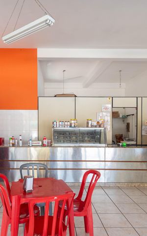 Casa à venda com 322m², 1 quarto e 1 vaga Casa à venda com 322m², 1 quarto e 1 vagaSalão
