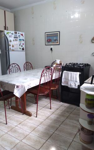 Casa à venda com 180m², 3 quartos e 1 vaga Casa à venda com 180m², 3 quartos e 1 vagaCozinha
