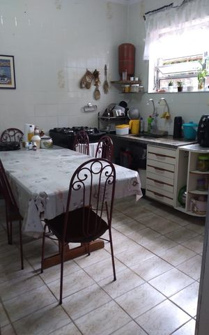 Casa à venda com 180m², 3 quartos e 1 vaga Casa à venda com 180m², 3 quartos e 1 vagaCozinha