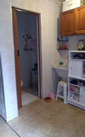 Casa à venda com 180m², 3 quartos e 1 vaga Casa à venda com 180m², 3 quartos e 1 vagaÁrea de serviço