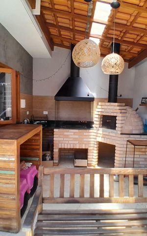 Casa à venda com 190m², 3 quartos e 1 vaga