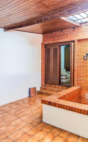 Casa à venda com 243m², 3 quartos e 2 vagas