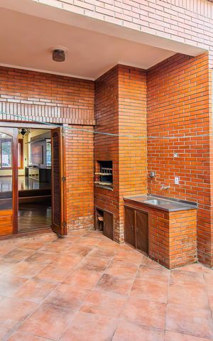 Casa à venda com 243m², 3 quartos e 2 vagas