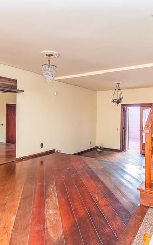 Casa à venda com 243m², 3 quartos e 2 vagas