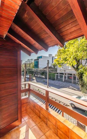 Casa à venda com 243m², 3 quartos e 2 vagas