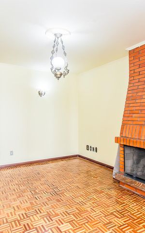Casa à venda com 243m², 3 quartos e 2 vagas